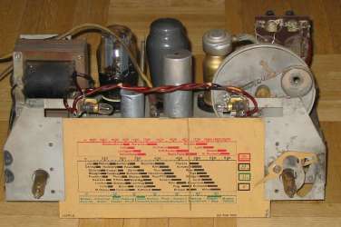 Philips 102A - widok na chassis z przodu