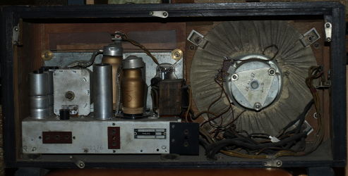 Philips 4-39B - widok z tyłu na chassis
