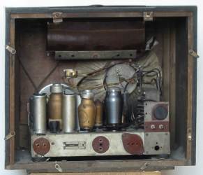 Philips 456A - widok z tyłu na ściankę