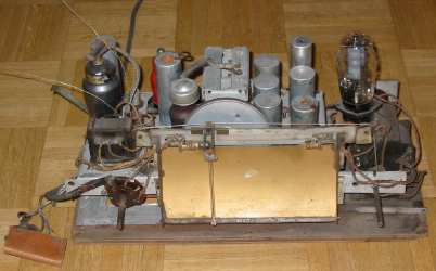 Philips 5-40A - widok na chassis z przodu