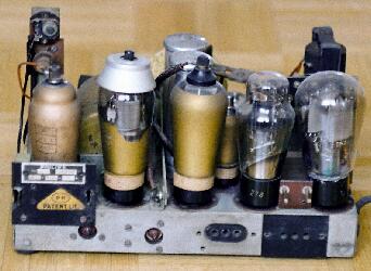 Philips 522A - widok na chassis