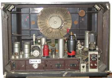 Philips 6-40A - widok z tyłu na chassis