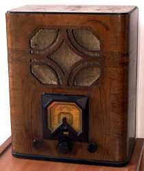 Philips 638A - widok z przodu