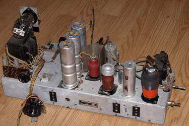 Philips 7-39A - widok na chassis z tyżu