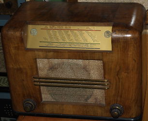 Radio-Union 63 Lux - widok z przodu