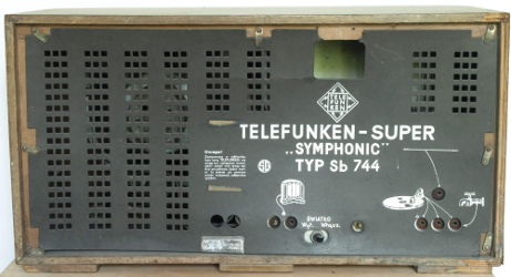 Telefunken Symphonic Sb744 - widok z tyłu na ściankę