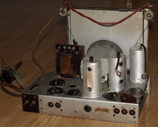Telefunken Symphonic Sz - widok chassis z tyłu