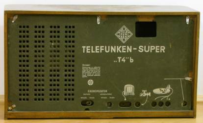 Telefunken T4B - widok z tyłu na ściankę